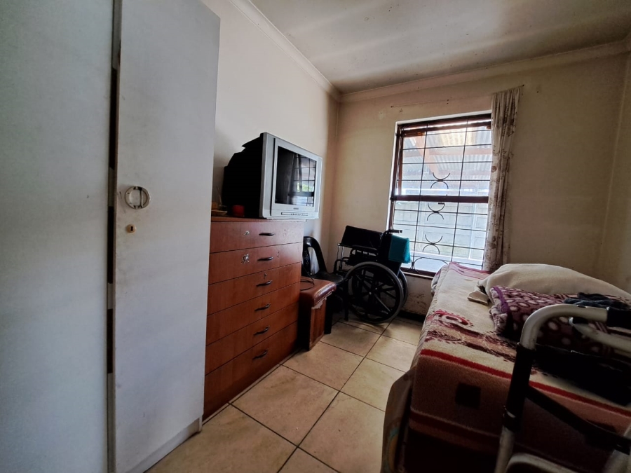 3 Bedroom Property for Sale in Electric City Western Cape